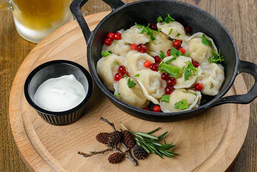 Пельмени в духовке: 6 простых и праздничных рецептов