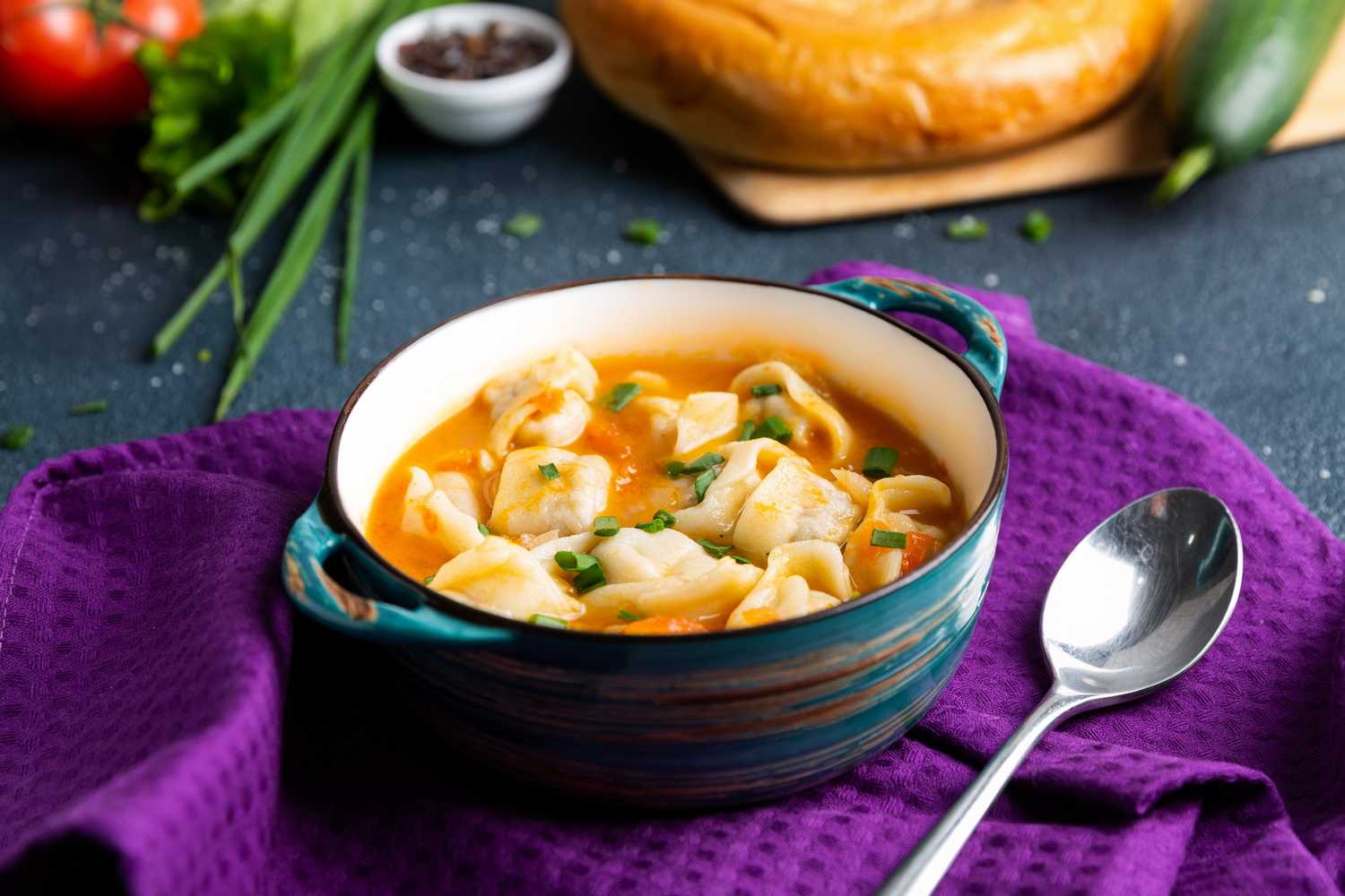 Готовим суп с пельменями, 7 рецептов со всего мира