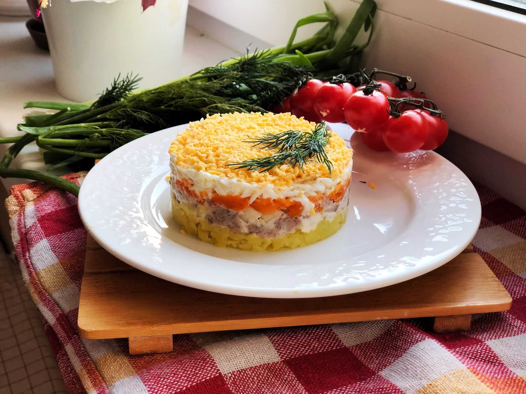 Салат "мимоза" с рыбными консервами - классические рецепты
