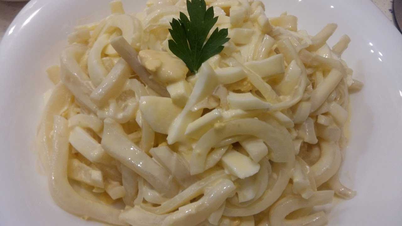 Самые вкусные салаты с кальмарами – простые рецепты
