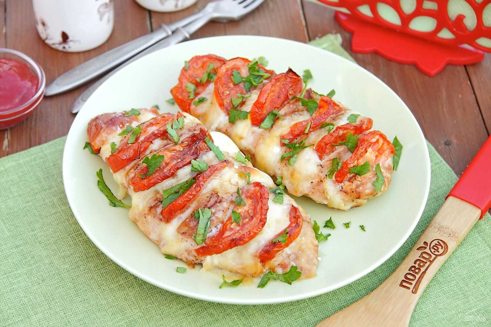 Курица, запеченная в мультиварке: рецепты с фото