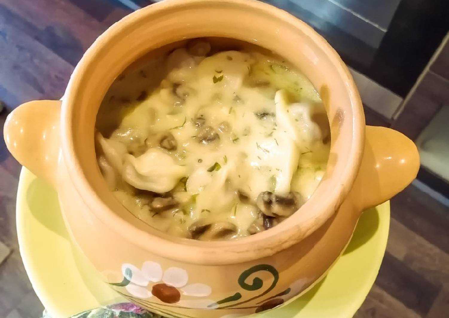 Пельмени, запеченные со сметаной и сыром