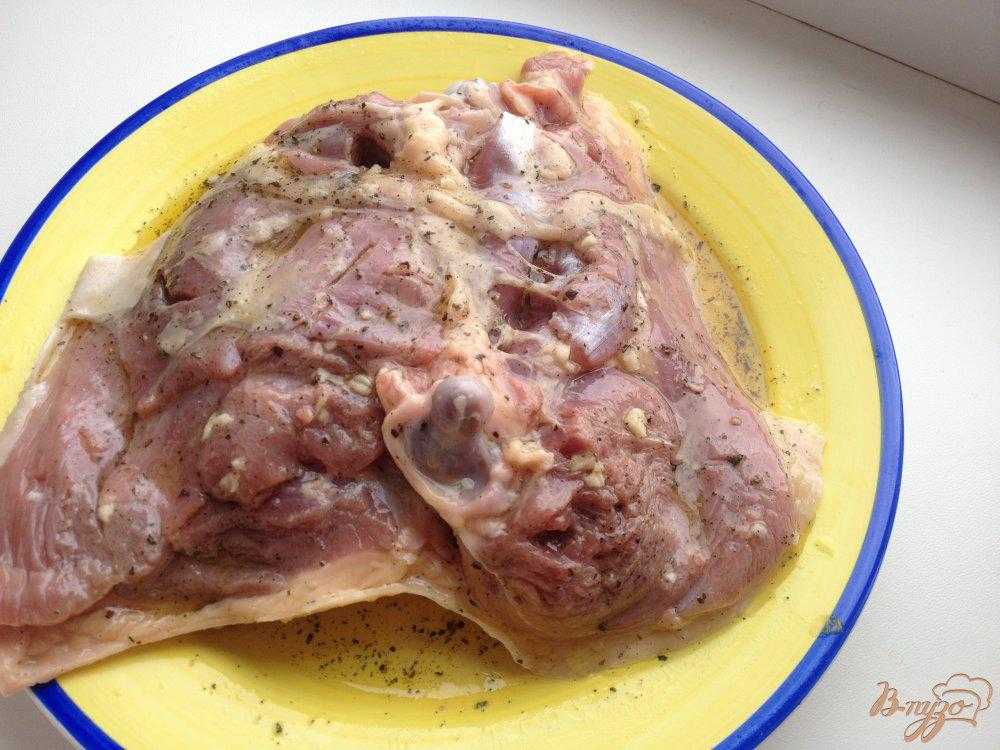 Как приготовить бедро индейки в духовке — 10 вкусных рецептов приготовления - рецепт, фото