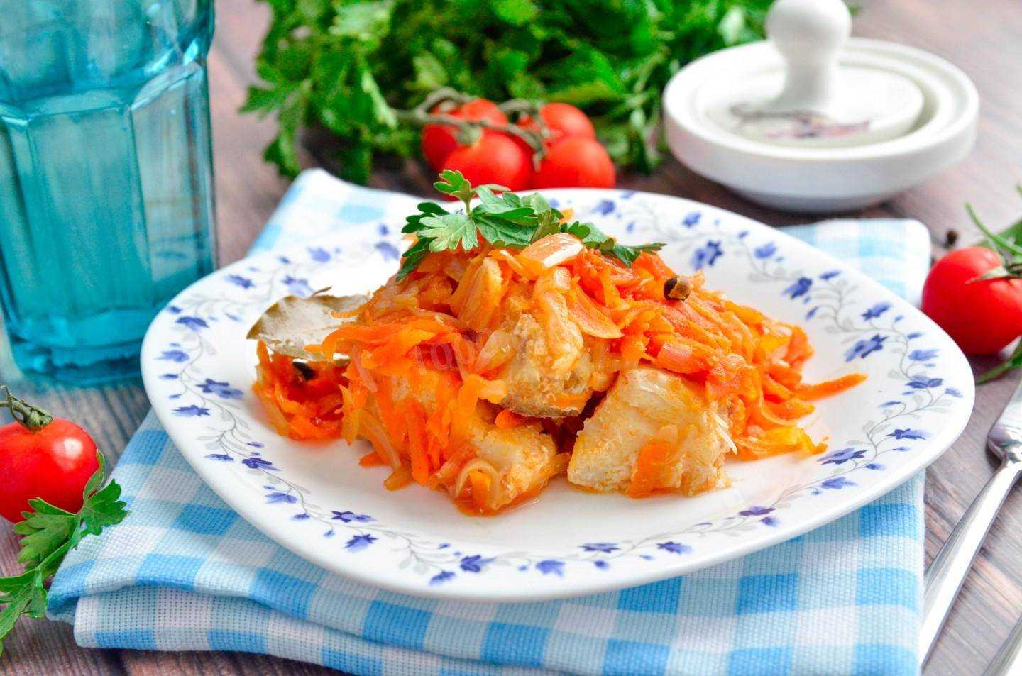 Скумбрия тушеная с овощами - простой рецепт приготовления