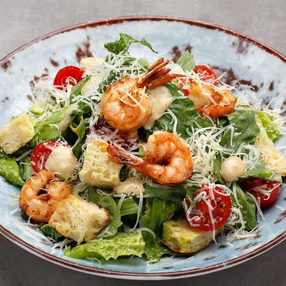 Салат с креветками — 9 самых вкусных и простых домашних рецептов