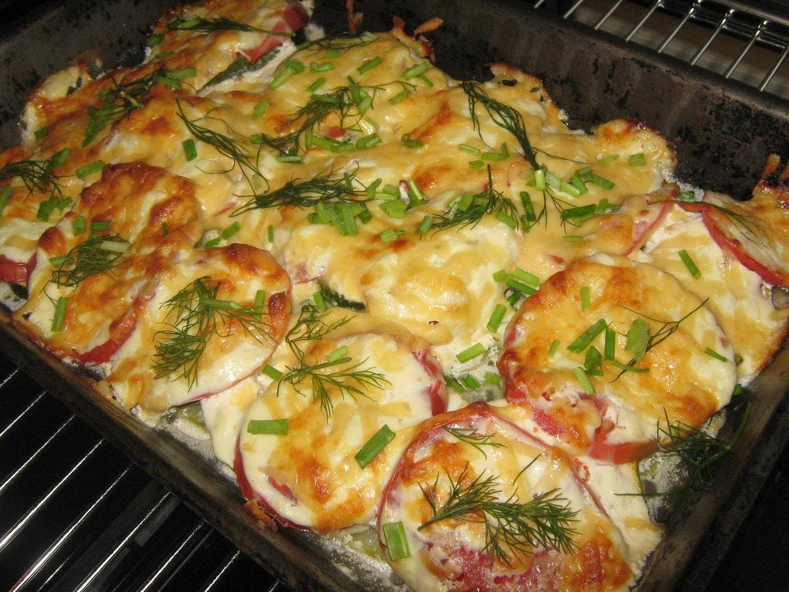 Гуляш из свинины с подливкой. как приготовить, чтобы мясо было мягким и сочным?