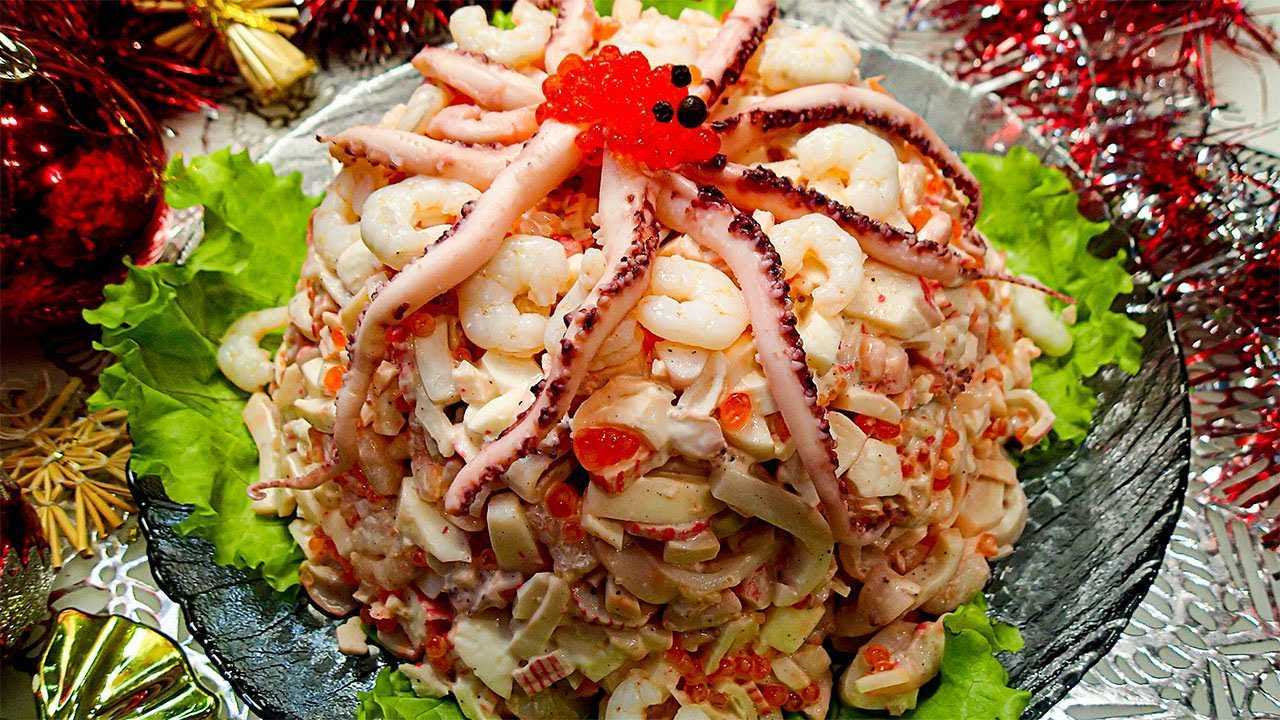 Салат с тунцом и айсбергом - 7 сытных рецептов пальчики оближешь