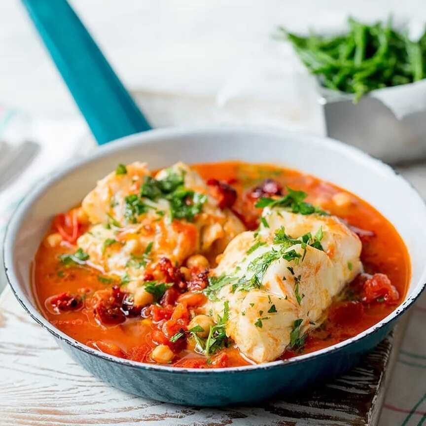 Тушеная диетическая рыба с овощами: готовим в мультиварке