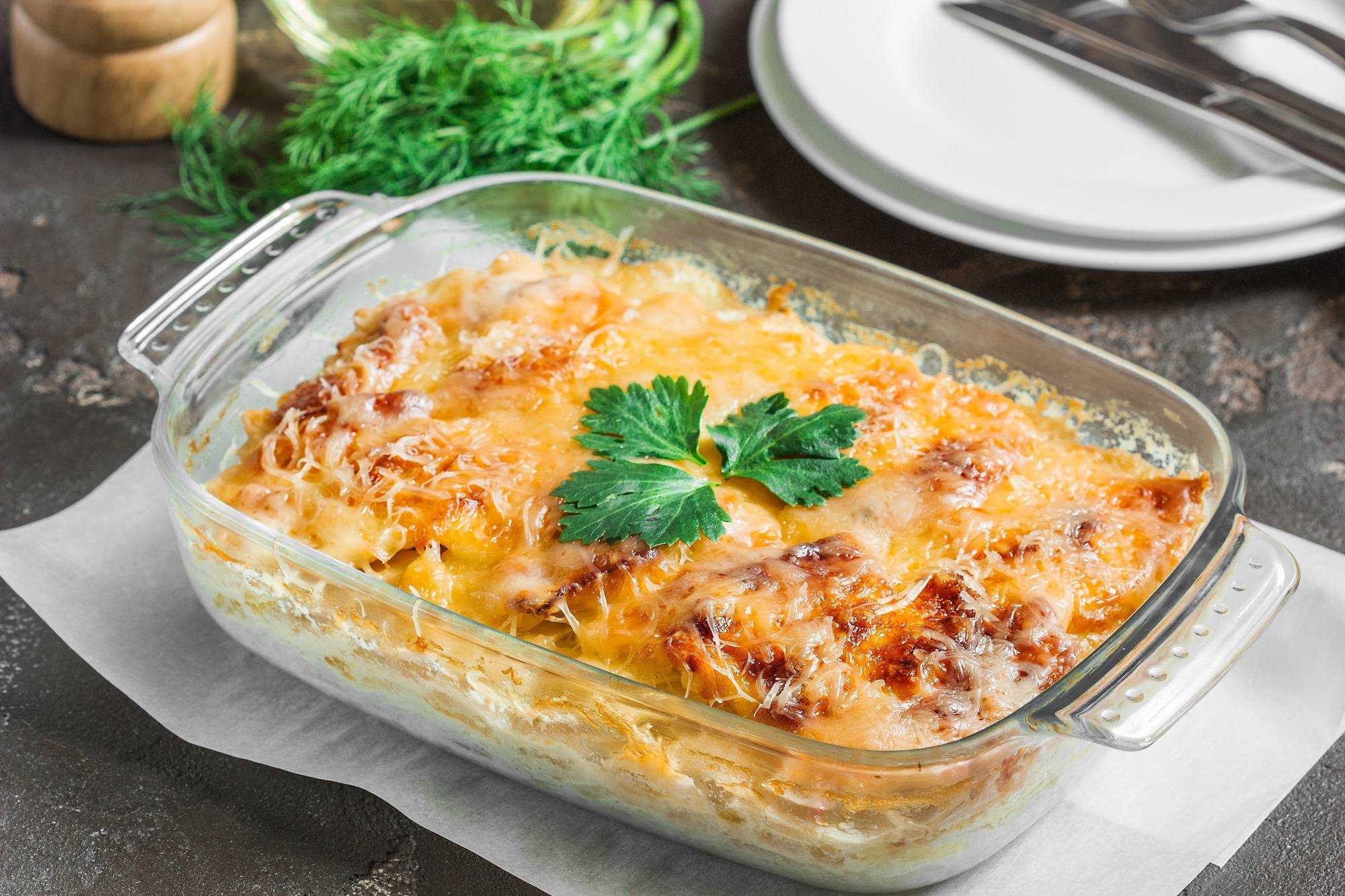 Минтай в духовке — 8 самых вкусных рецептов запечённой рыбы