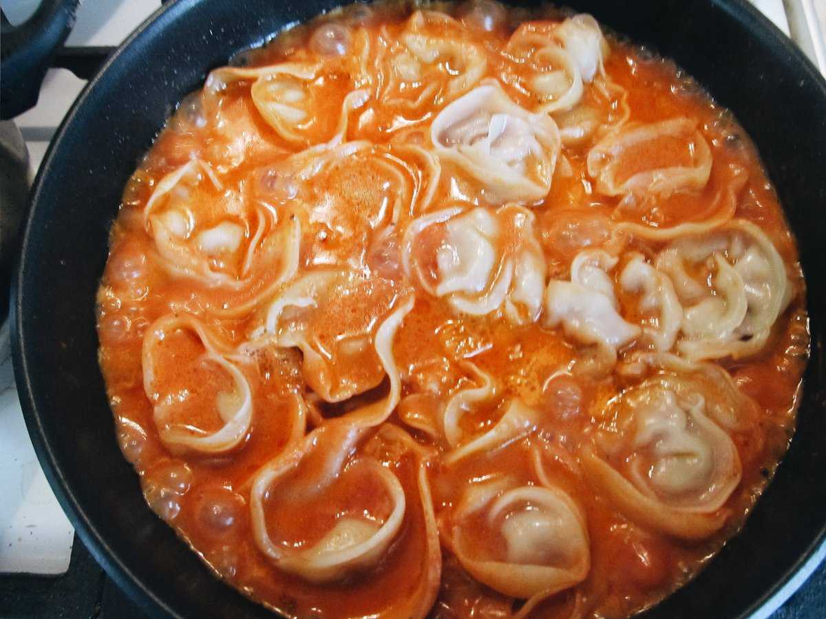 Как пожарить пельмени на сковороде вкусно