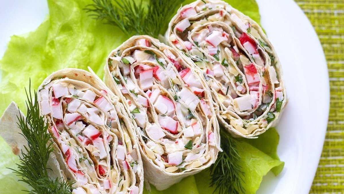 Рулет с плавленным сыром: 10 сытных рецептов