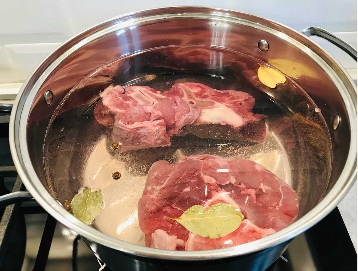 Можно ли жарить замороженную курицу и как это сделать?