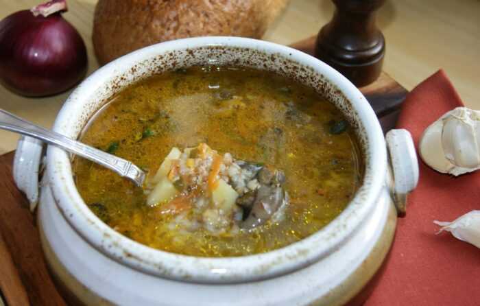 Салаты со шпротами - 15 вкусных и простых рецепта