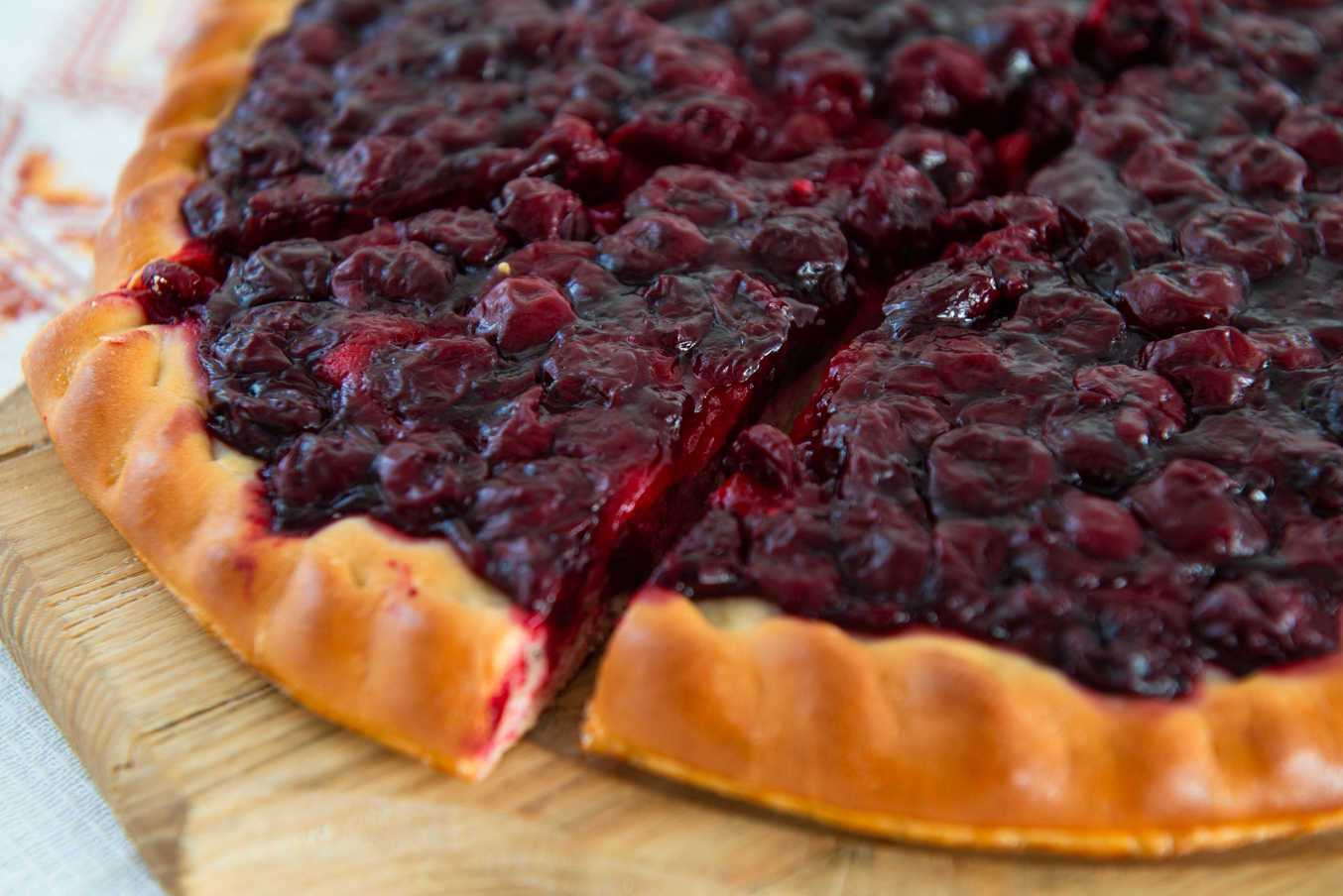 Вкусный пирог с брусникой – 6 рецептов