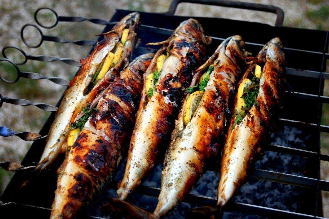 Карась запеченный в фольге на костре. как приготовить шашлык из карася на мангале на костре