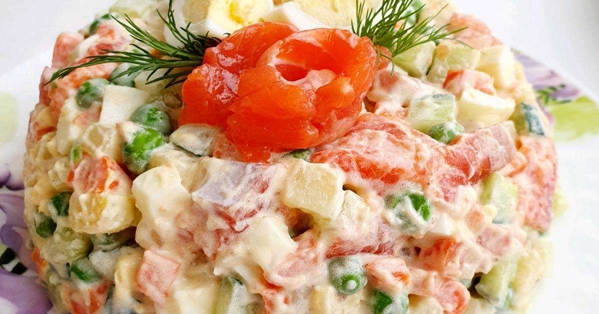 Салаты со слабосоленой семгой — 10 очень вкусных рецептов с фото