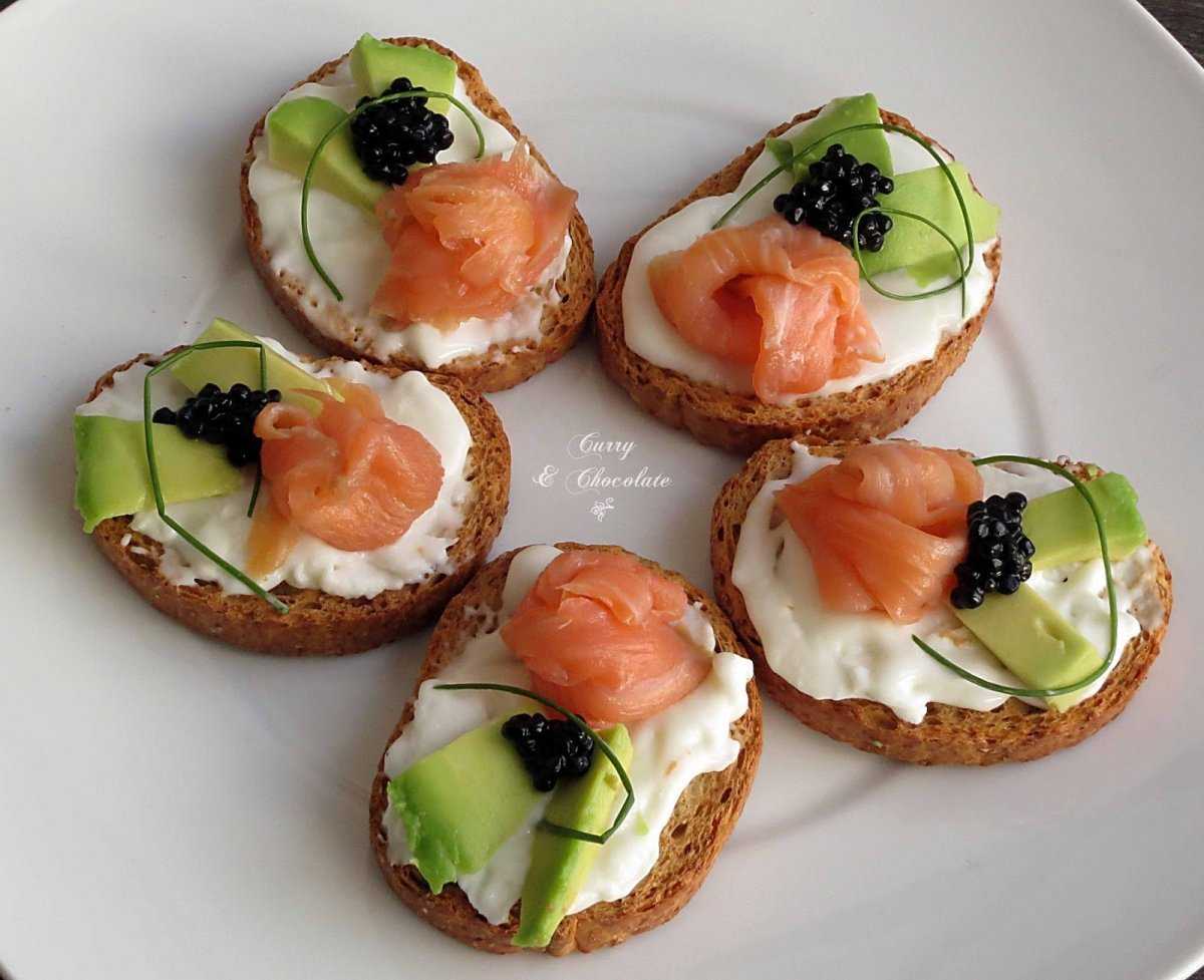 Вкусные бутерброды с красной рыбой — 10 простых рецептов на праздничный стол