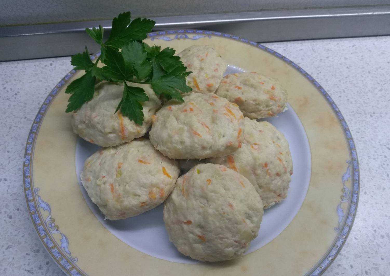 Очень вкусные, сочные, пышные рыбные котлеты из минтая или другой белой рыбы — лучшие рецепты