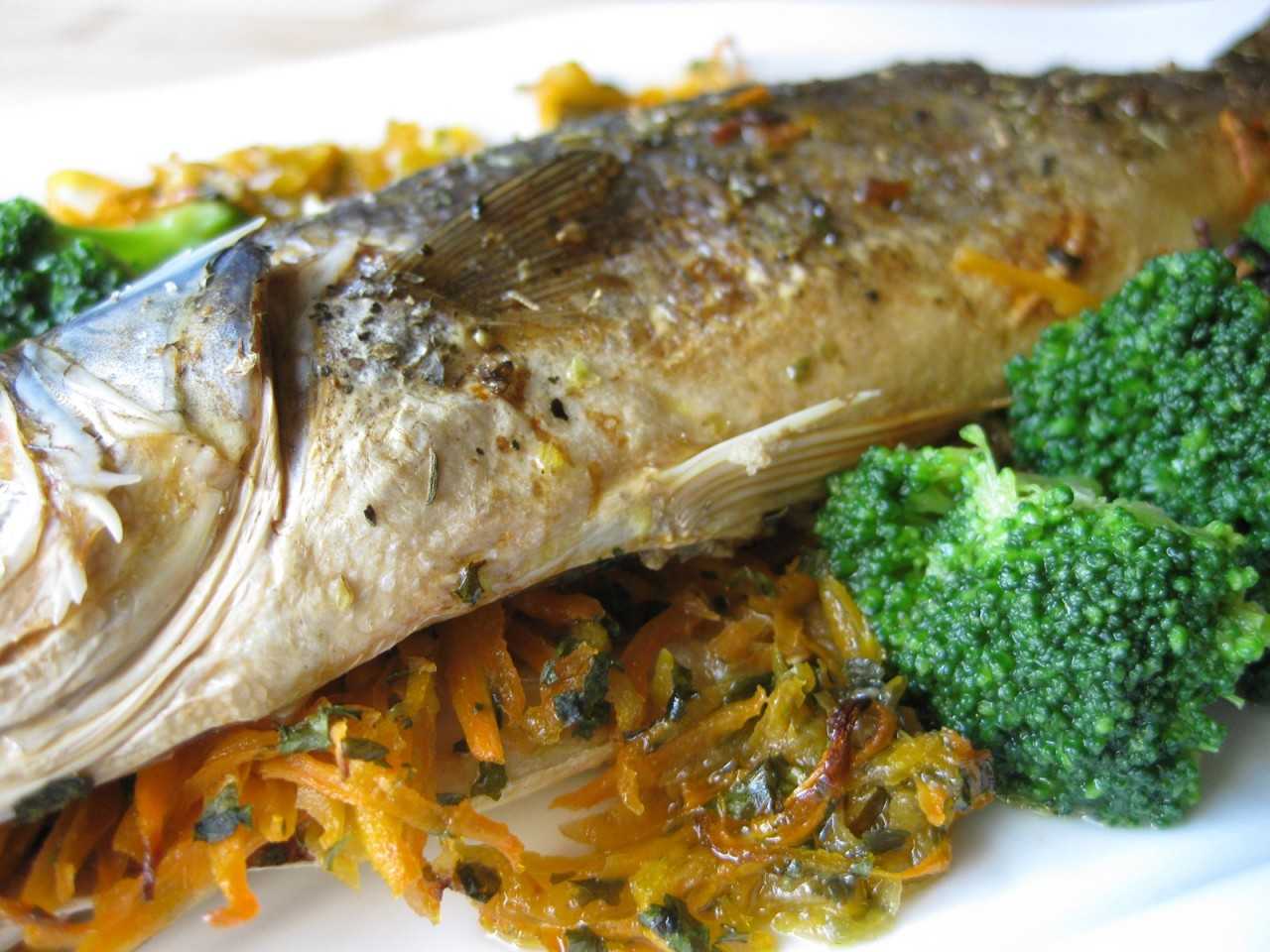 Как быстро и вкусно пожарить морского окуня на сковороде