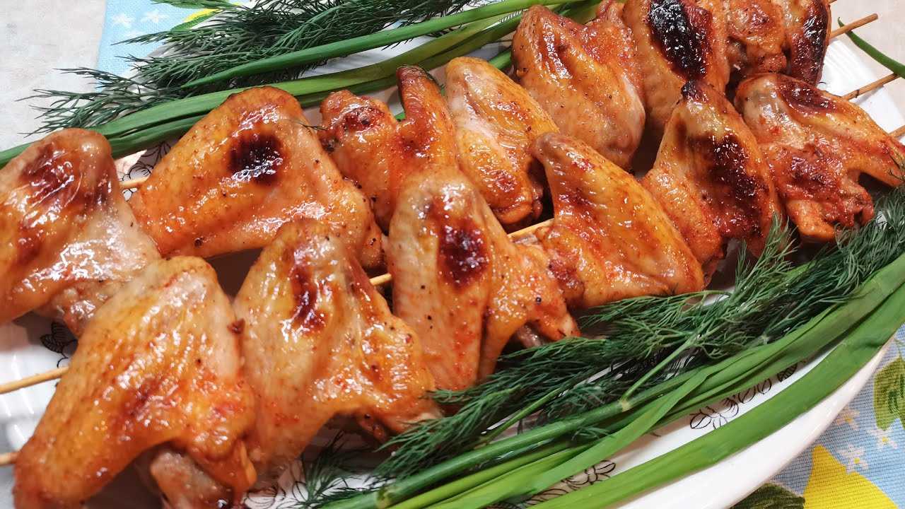Можно ли и как замариновать вкусно и диетично крылышки куриные для шашлыка?