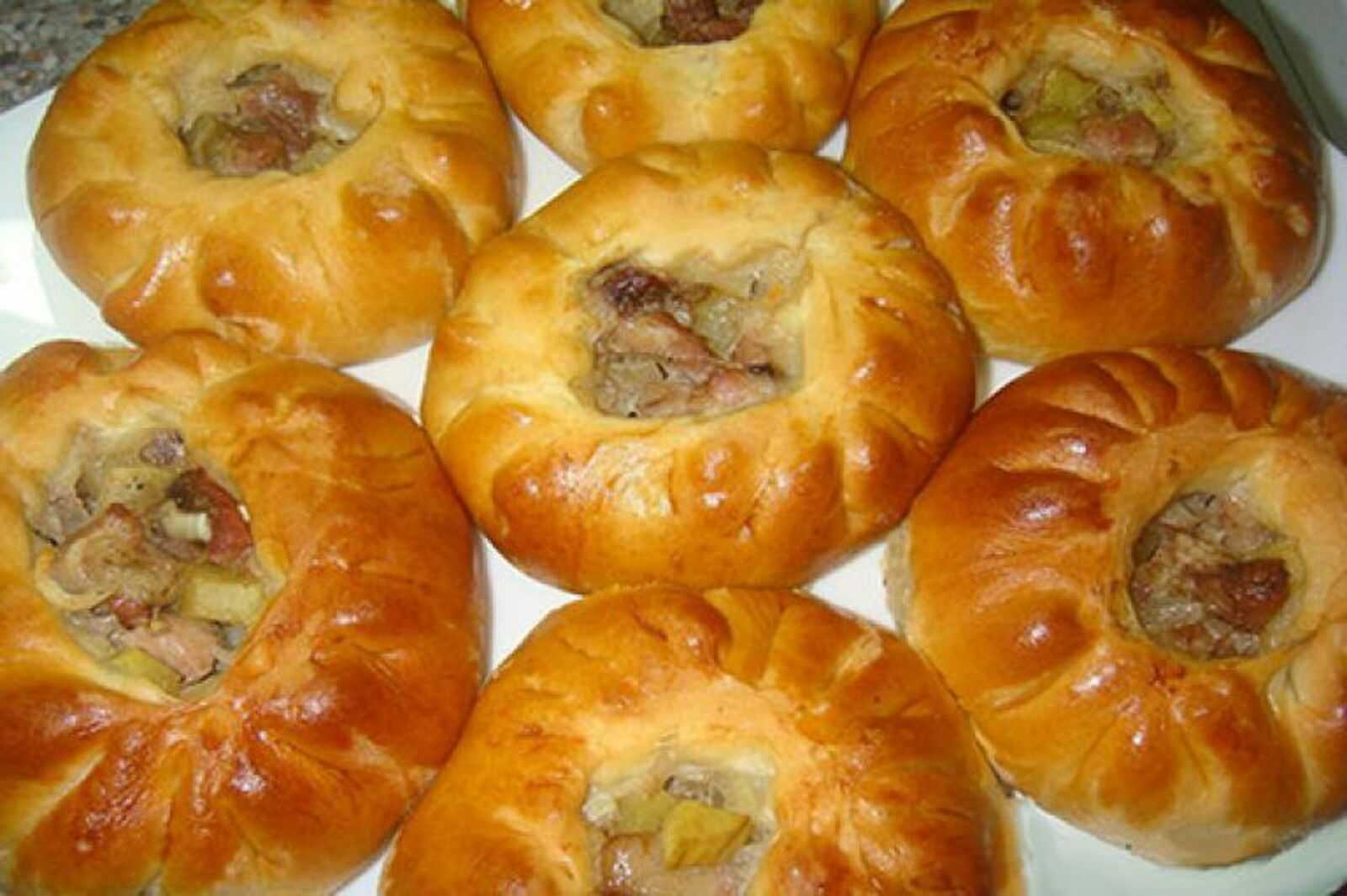 Пироги с мясом из дрожжевого теста в духовке - получаются мягкие, как пух