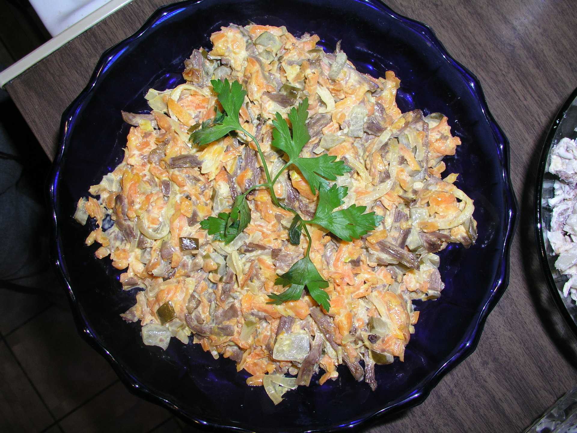 Обжорка с корейской морковкой: классический рецепт салата