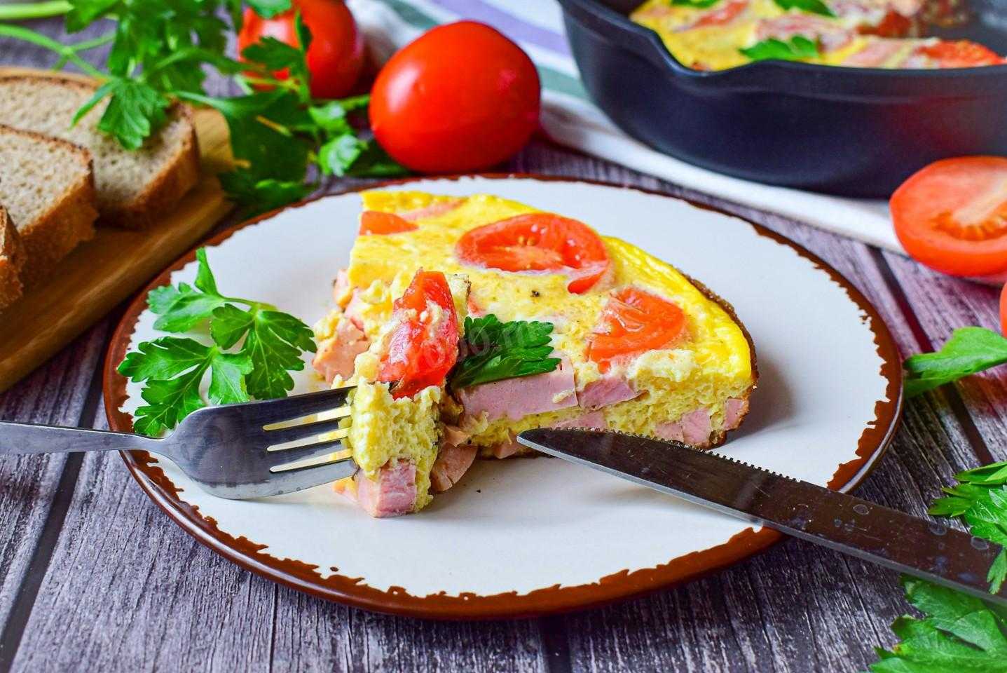 Яичница с сыром и колбасой