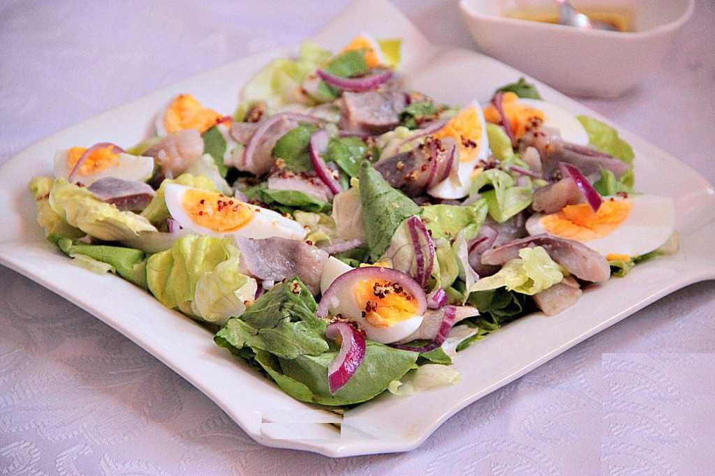 Салаты с селедкой – 7 простых и вкусных рецептов