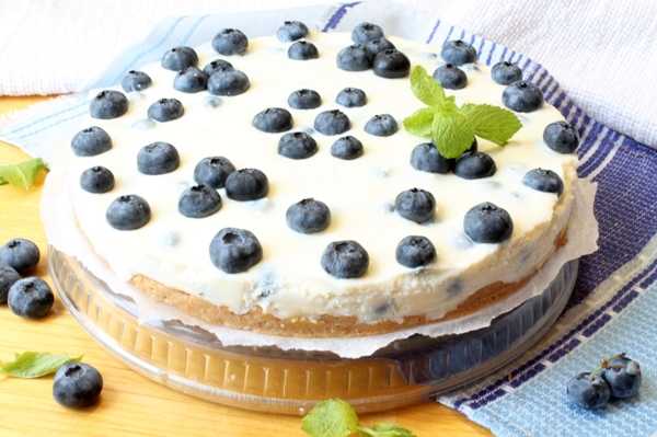 Шарлотка с клубникой – 6 фото рецептов простого и вкусного пирога