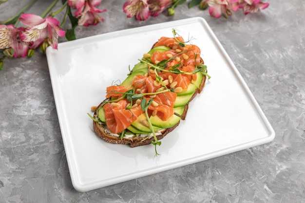 Брускетты с лососем и тунцом, пошаговый рецепт с фото - вкуснофф.рф