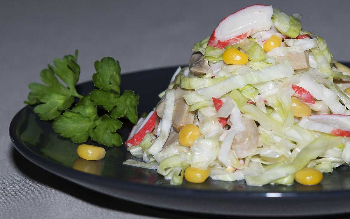 10 самых вкусных салатов с крабовыми палочками