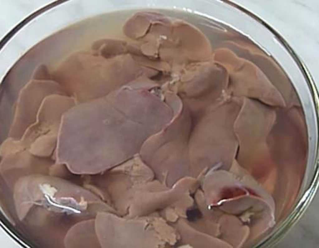 Говяжья печень с луком на сковороде. рецепты сочной и мягкой печени