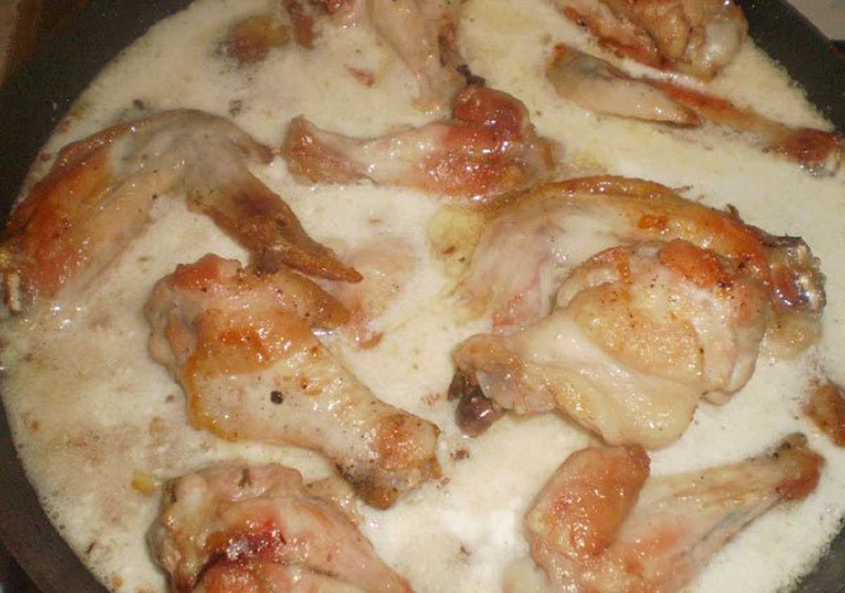 Рецепты приготовления сметанного соуса для курицы