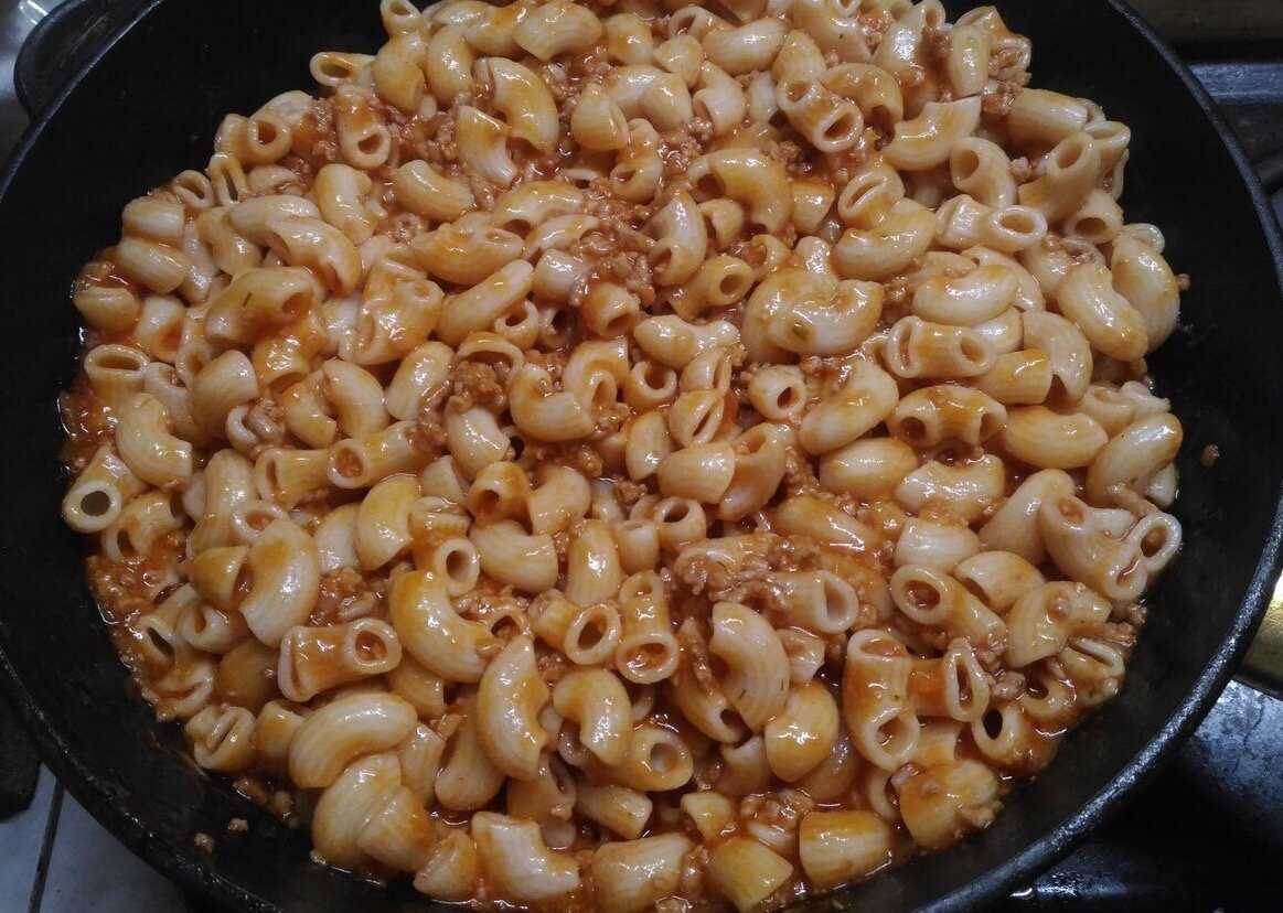 Как вкусно пожарить фарш на сковороде: без комочков, для макарон, спагетти, каши, рецепт с фото