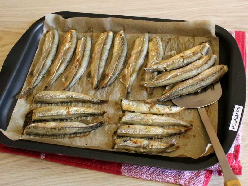 Тушеная путассу с луком и морковью