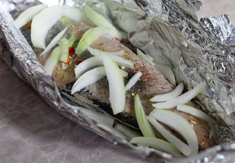 Бутерброды с селёдкой на праздничный стол- 14 красивых и вкусных рецептов