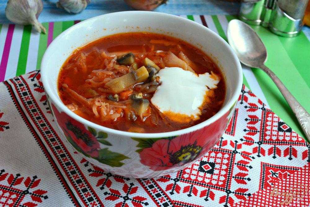 Борщ с килькой и фасолью