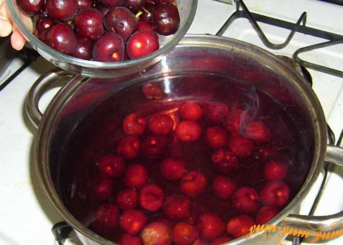 Компот из замороженной вишни - вкусные рецепты