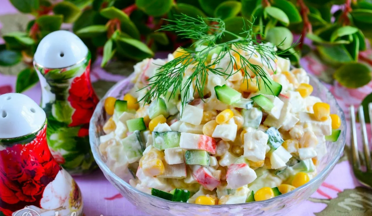 Как приготовить салат с пекинской капустой и копченой колбасой по рецепту с фото