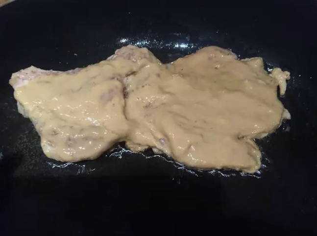 Лучшие рецепты мяса по-французски, запеченного в духовке — свинина под сыром получается удивительно сочной