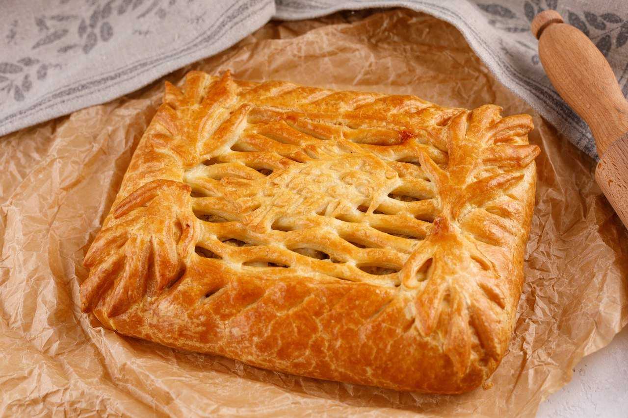 Пирог с рыбой и рисом из дрожжевого теста - пошаговый рецепт с фото |  выпечка