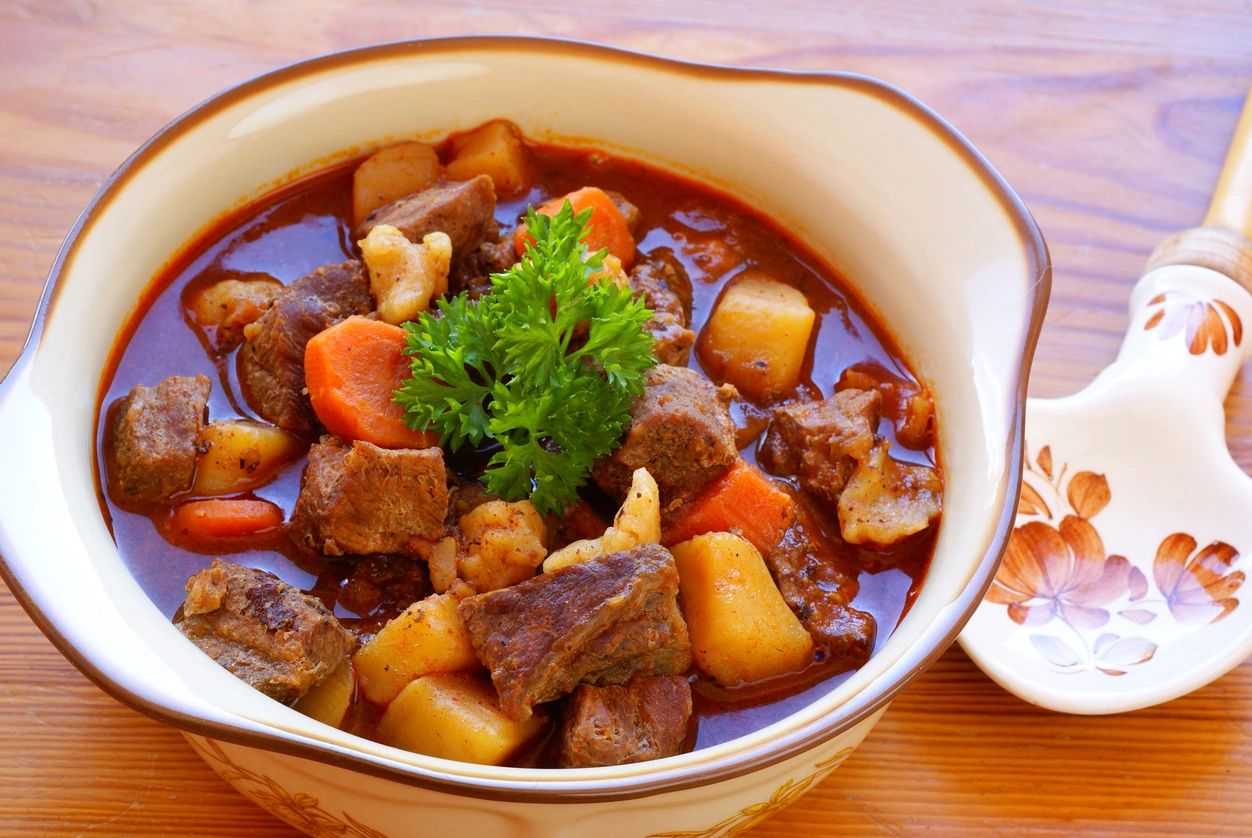 Тушеная говядина - 10 самых вкусных рецептов