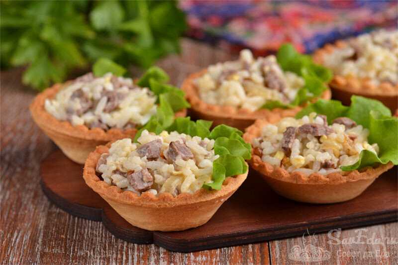 Жульен с грибами и курицей в тарталетках