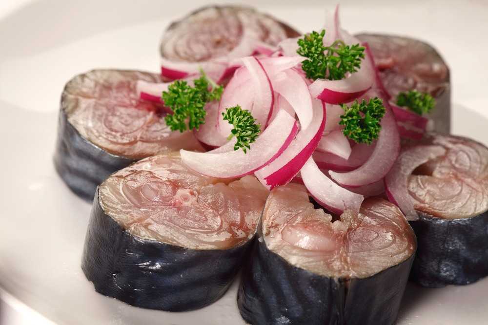 Скумбрия в рассоле в домашних условиях: 6 очень вкусных рецептов