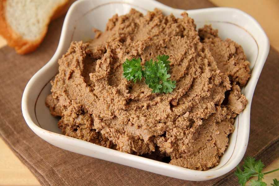 С какого возраста можно давать ребенку печень (куриную, говяжью, свиную), со скольки месяцев? | konstruktor-diety.ru