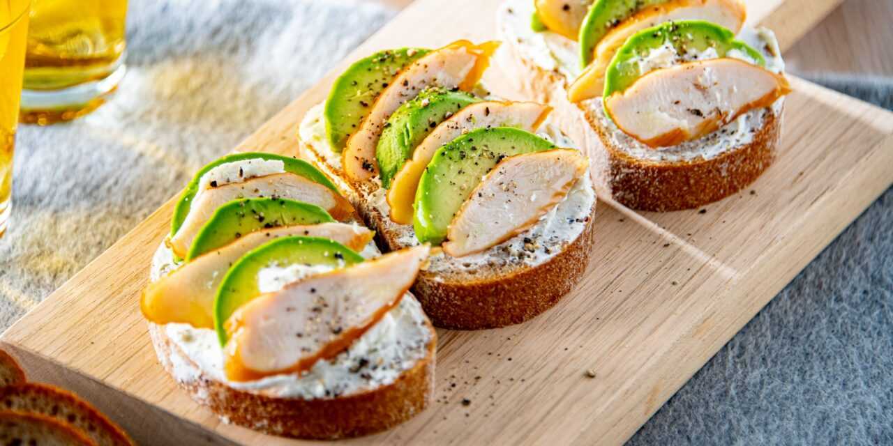 Вкусные бутерброды с красной рыбой — 10 простых рецептов на праздничный стол