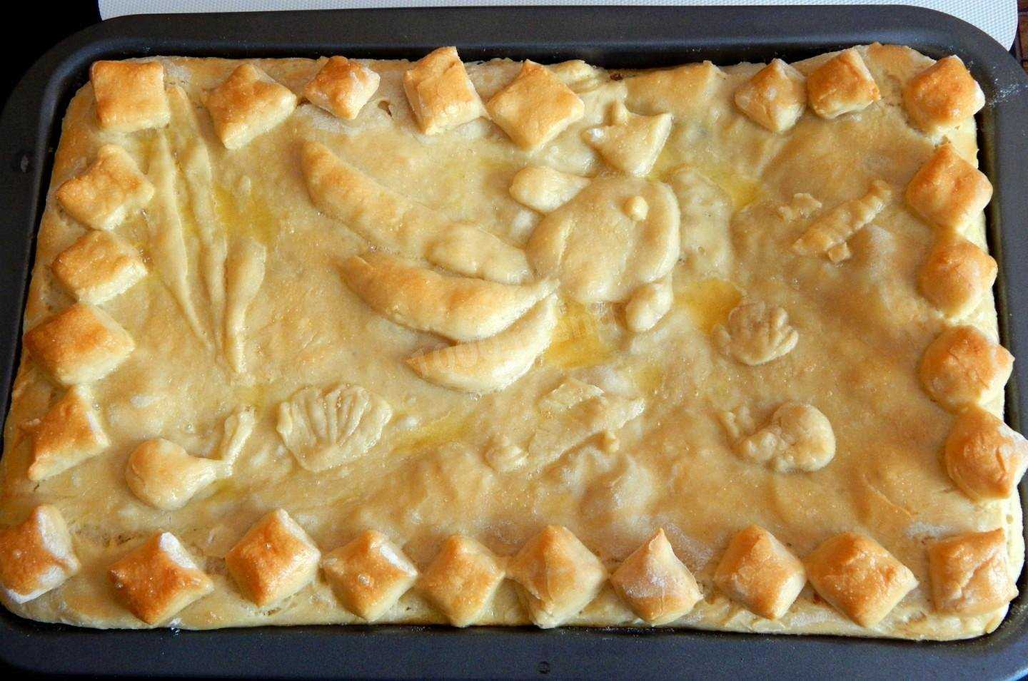 Заливной пирог с рыбными консервами — быстро и вкусно