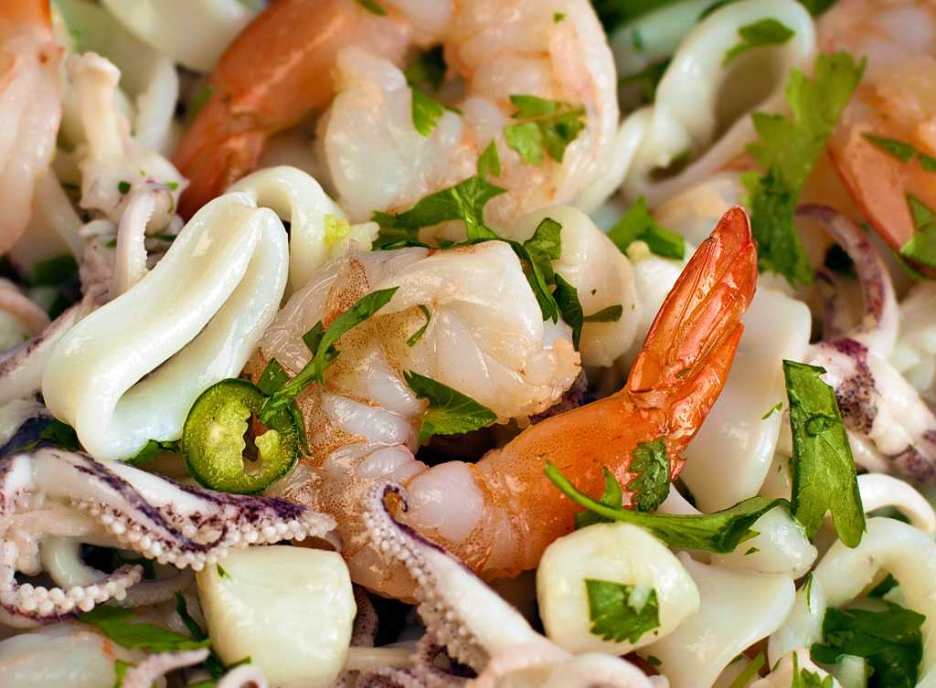 Как приготовить морской коктейль - 7 вкуснейших рецептов с фото