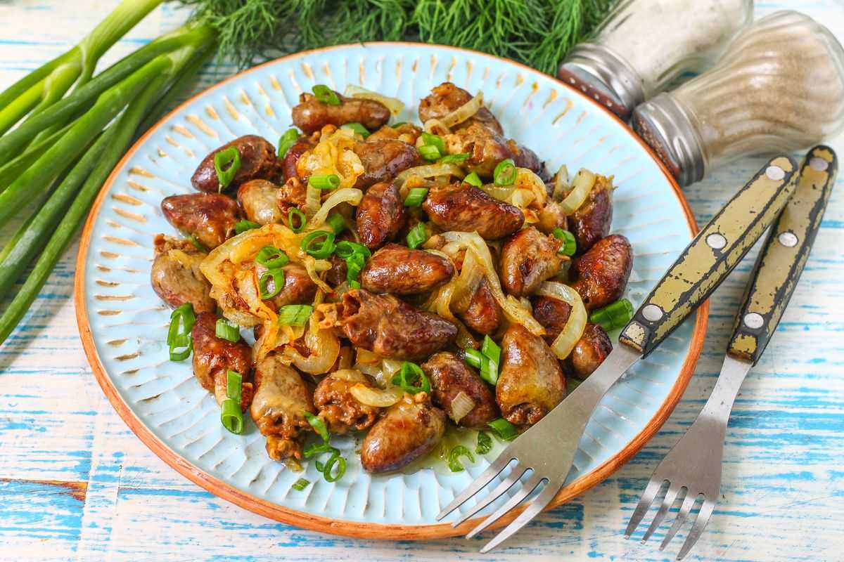 Рецепт макарон с сердечками на сковороде. куриные сердечки с макаронами в мультиварке. куриные сердечки с макаронами. куриные сердечки с макаронами в сливочном соусе