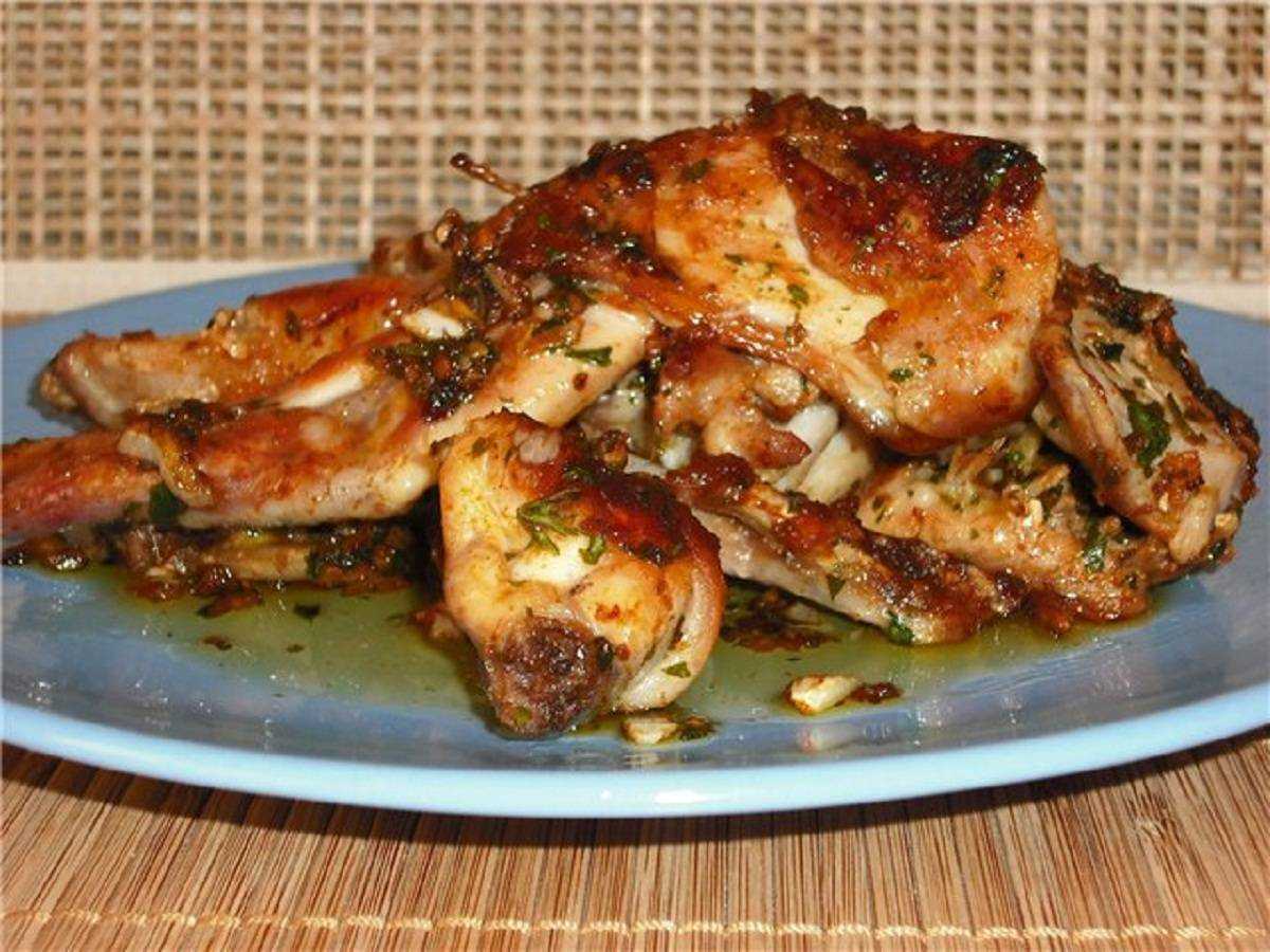 Кролик в духовке - 21 домашний вкусный рецепт приготовления